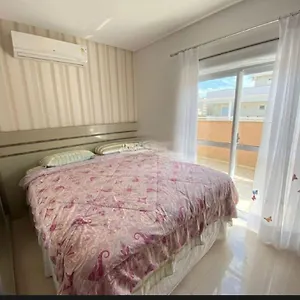  Apartamento Suite, Piscina Compartilhada, Nao E O Inteiro Somente
